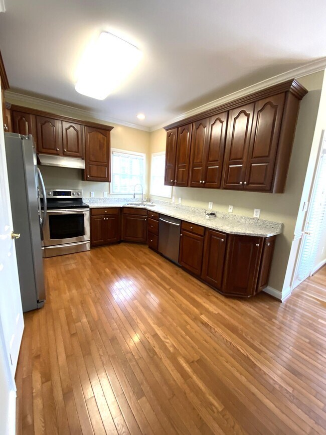 Building Photo - 4224 Evergreen Dr
