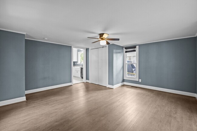 Building Photo - 1619 Bain St