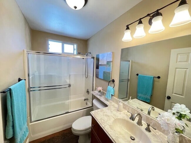 Building Photo - 195 Avenida Descanso