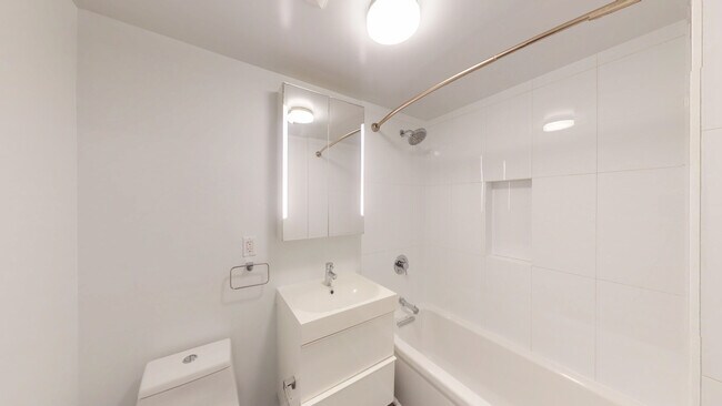 Building Photo - 455 14th St