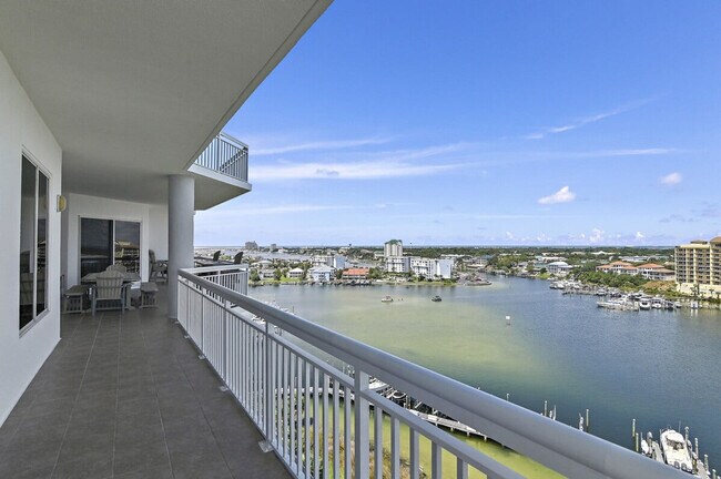 Building Photo - 725 Gulf Shore Dr