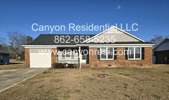 Primary Photo - beautiful home with 3 bedrooms!