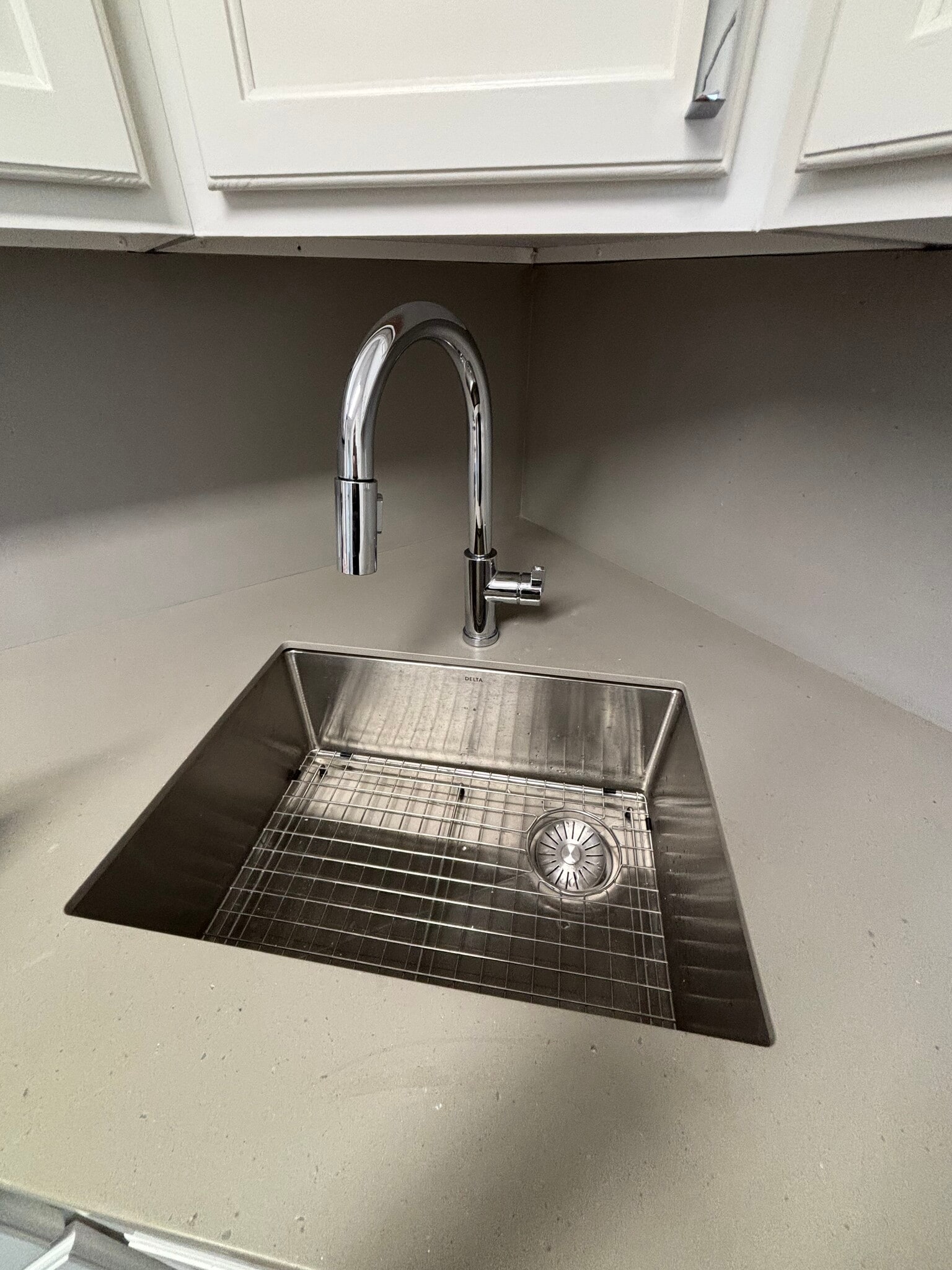 Building Photo - 1744 Farmington Ave