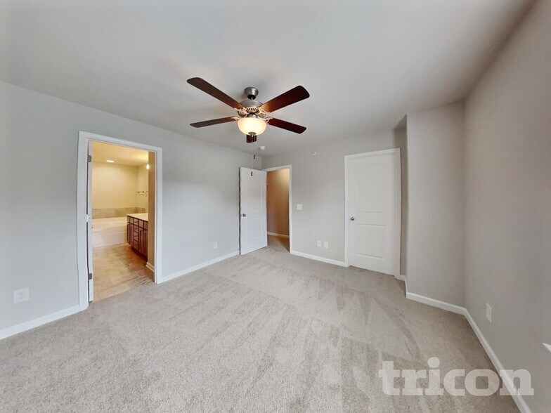 Building Photo - 131 Hickory Station Ln