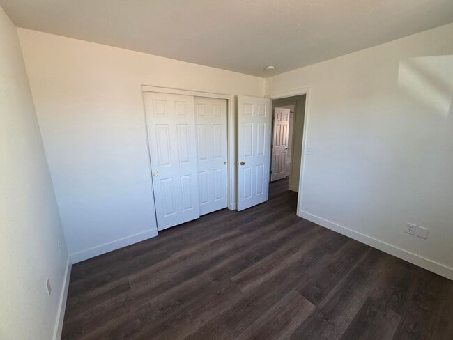 Building Photo - 2086 Jamie Rd