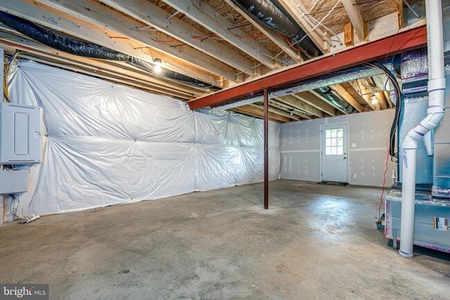 Building Photo - 214 SPRING