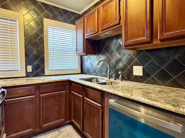 Building Photo - 6006 Worth St