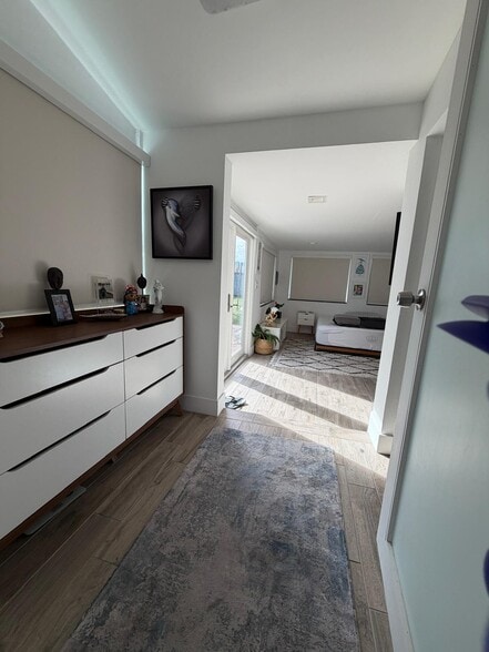 Building Photo - 1531 NE 15th Ave