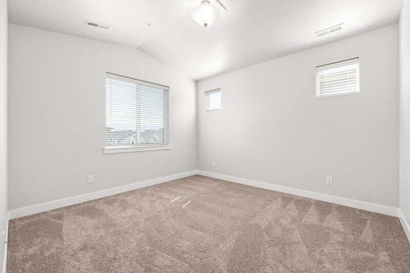 Building Photo - 359 W 785 N