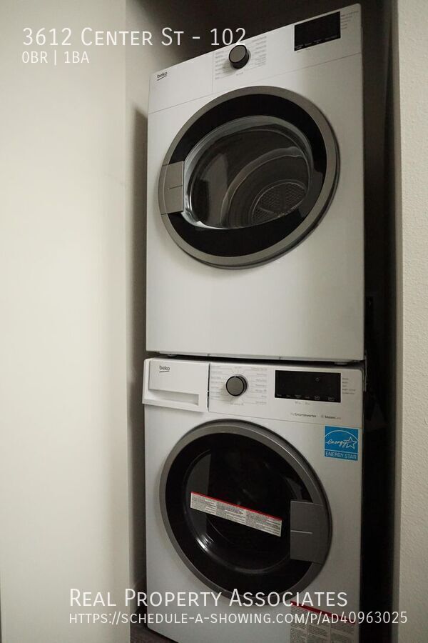 Building Photo - 3612 Center St