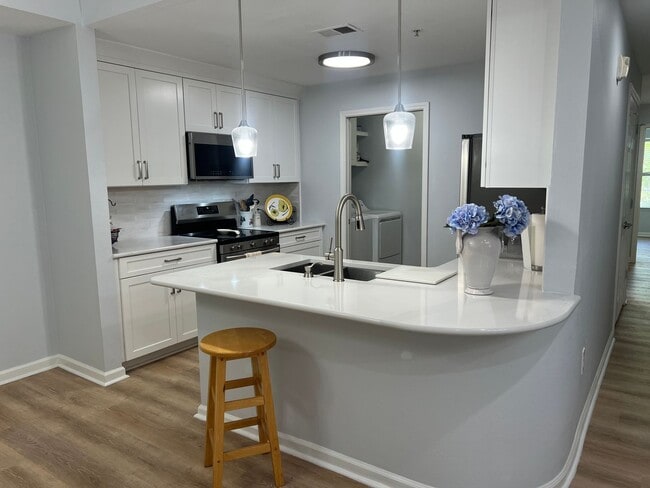 Building Photo - Beautifully Updated 3-Bedroom in Bridgepointe