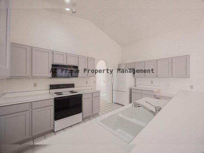 Building Photo - 4326 E Encinas Ave