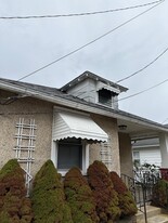 Building Photo - 1346 W North St