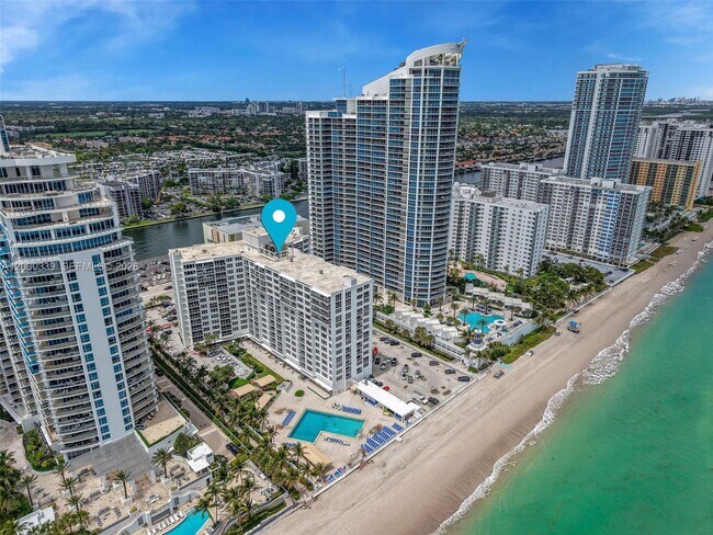Building Photo - 3505 S Ocean Dr