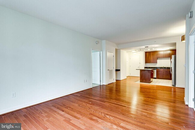 Building Photo - 155 Potomac Passage