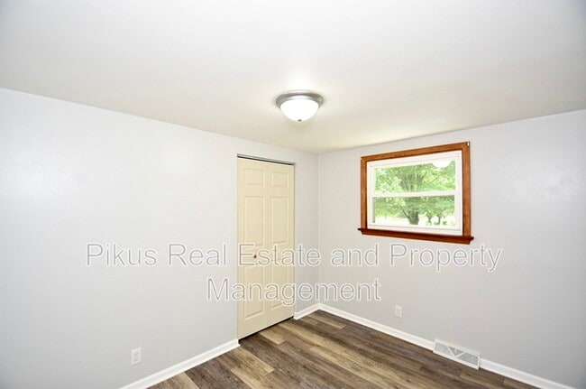 Building Photo - 8509 Market Ave N