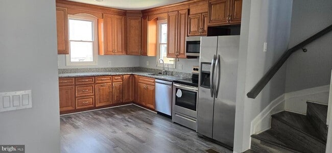 Building Photo - 421 Salem Ave