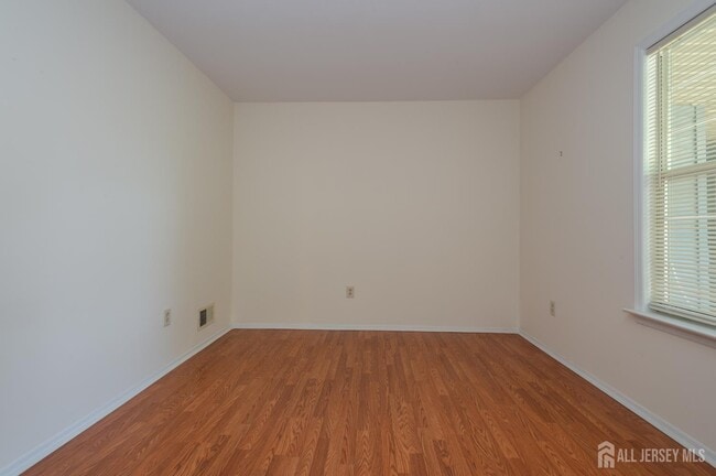 Building Photo - 122 Concordia Cir