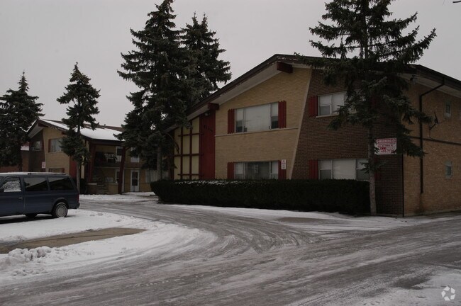 Building Photo - 8133-8139 Ogden Ave