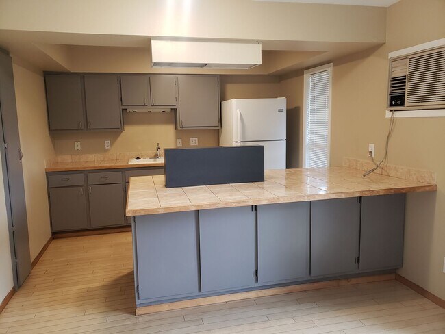 Building Photo - Fantastic SW Portland Home!