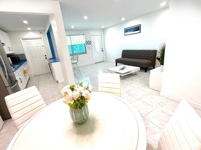 Building Photo - 160 NE 203rd Terrace