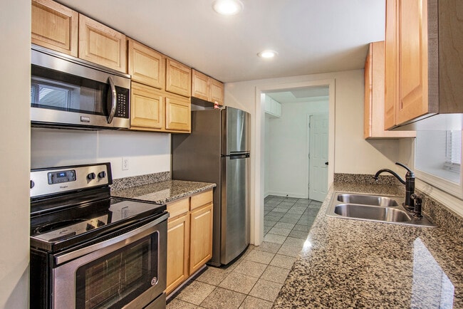 Building Photo - 218 E Milham Ave