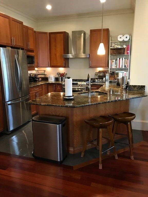 Building Photo - 55 Magazine St