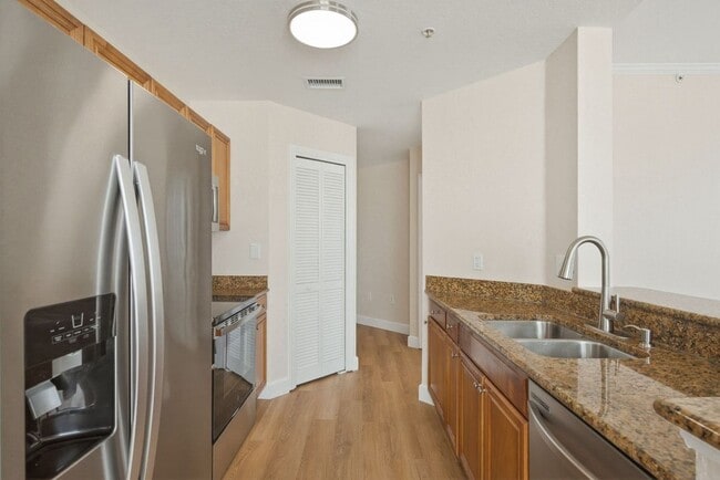 Building Photo - 700 S Harbour Island Blvd