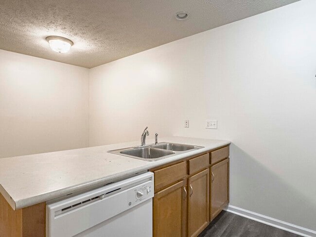 Building Photo - 1644 Golf Club Ln