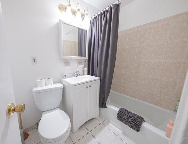 Building Photo - 1369 1st Ave