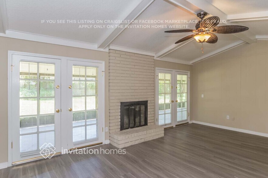 Building Photo - 2555 Bottomridge Dr