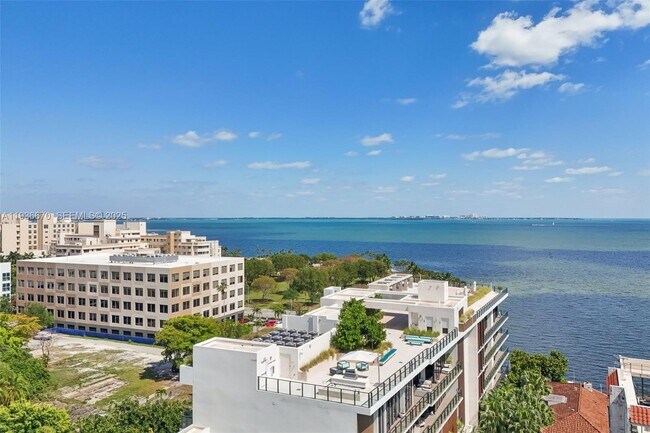 Building Photo - 3581 E Glencoe St