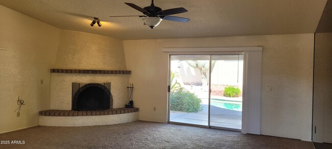 Building Photo - 3158 W Marconi Ave