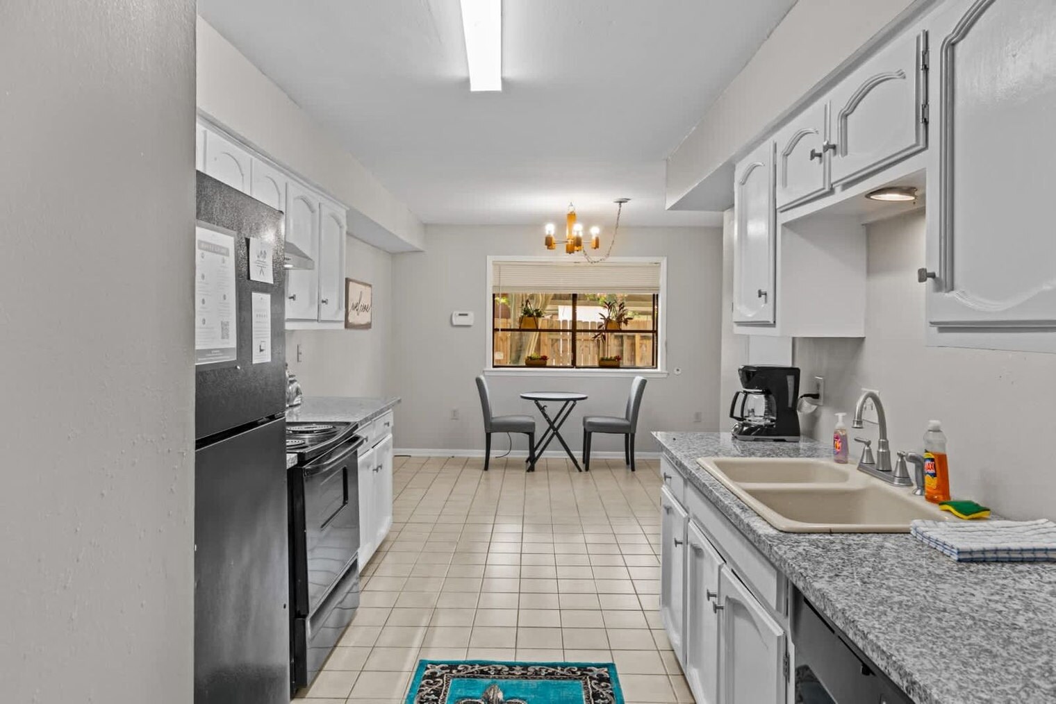 Building Photo - 1274 Sharlo Ave