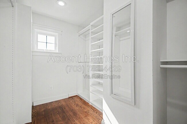 Building Photo - 14 W Caton Ave