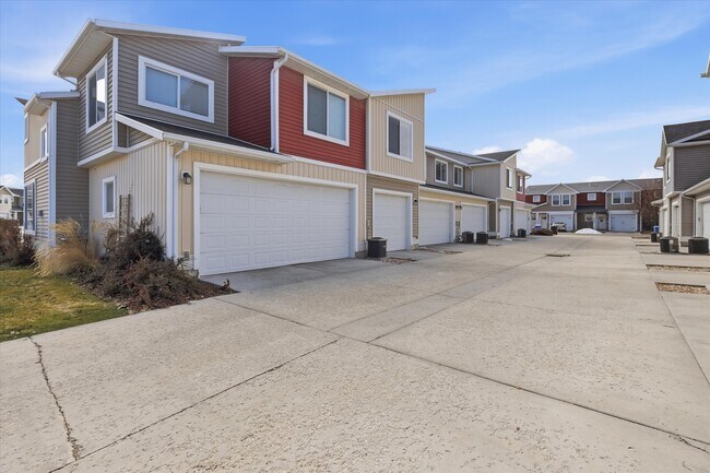 Building Photo - 1250 W 2420 S