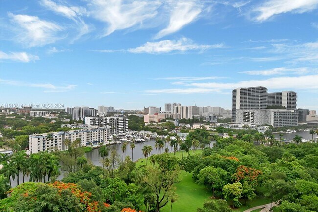 Building Photo - 1871 NW S River Dr