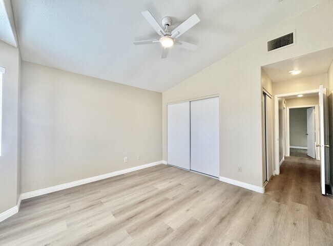 Building Photo - 1009 Torington Dr