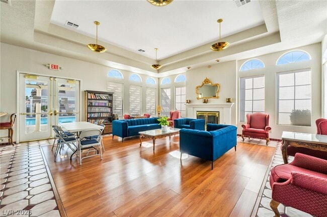 Building Photo - 3125 N Buffalo Dr