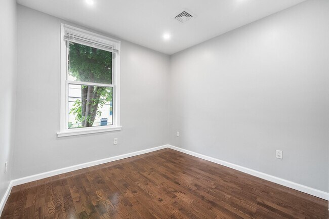 Building Photo - 42 Wildey St