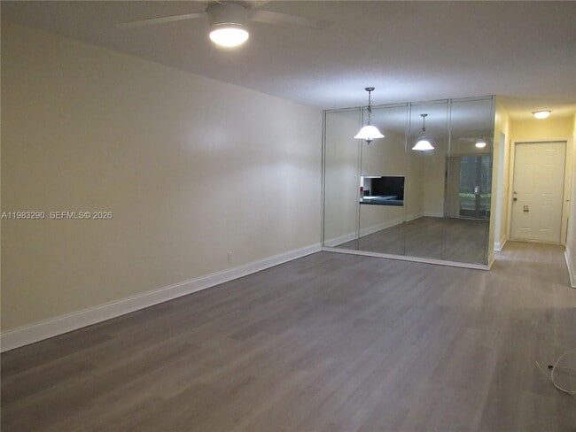 Building Photo - 100 Ashbury Rd