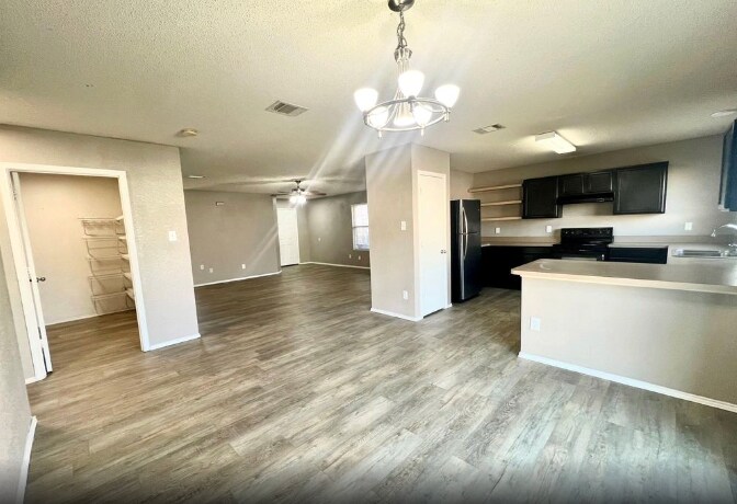 Building Photo - 9908 Peregrine Trl