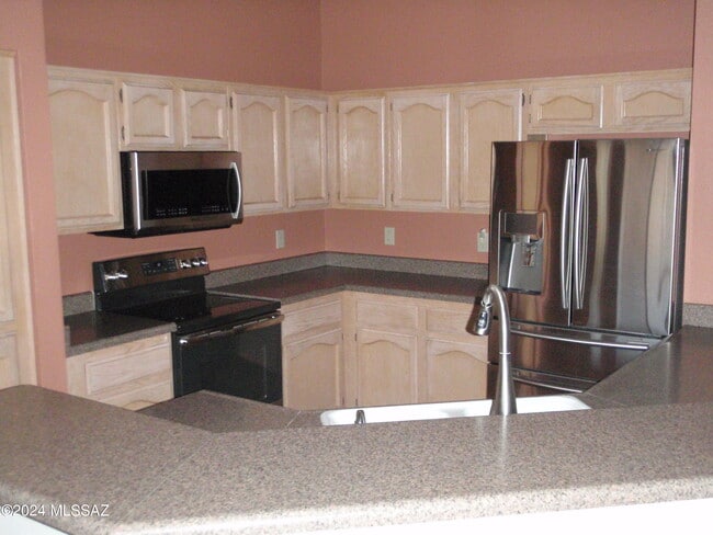 Building Photo - 38040 S Elbow Bend Dr