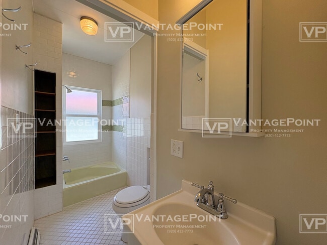 Building Photo - 2110 Lincoln St