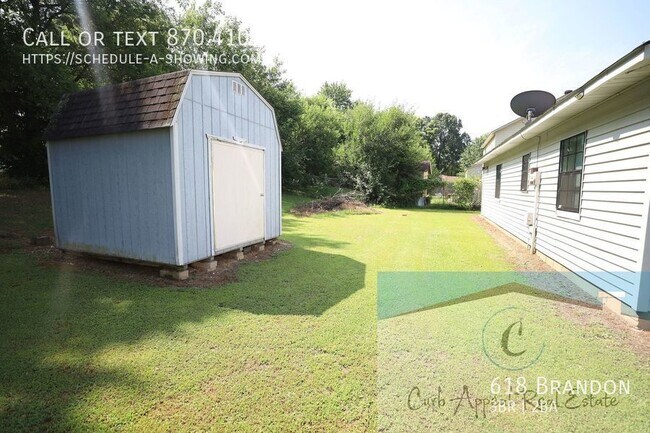 Building Photo - Beautifully renovated 3 bed 2 bath house -...