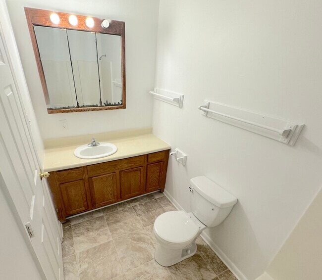 Building Photo - 814 Griffin St