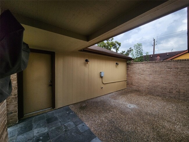 Building Photo - 8534 Dawnridge Dr