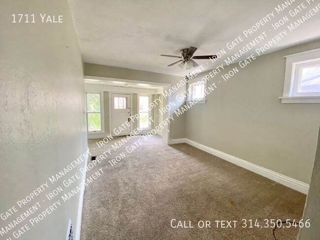 Building Photo - 1711 Yale-