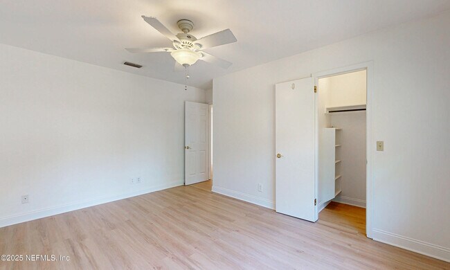 Building Photo - 3812 Buckskin Trail E