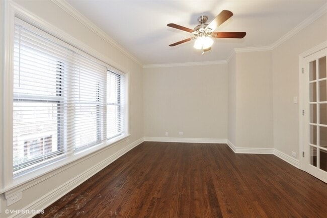 Building Photo - 2452 W Addison St